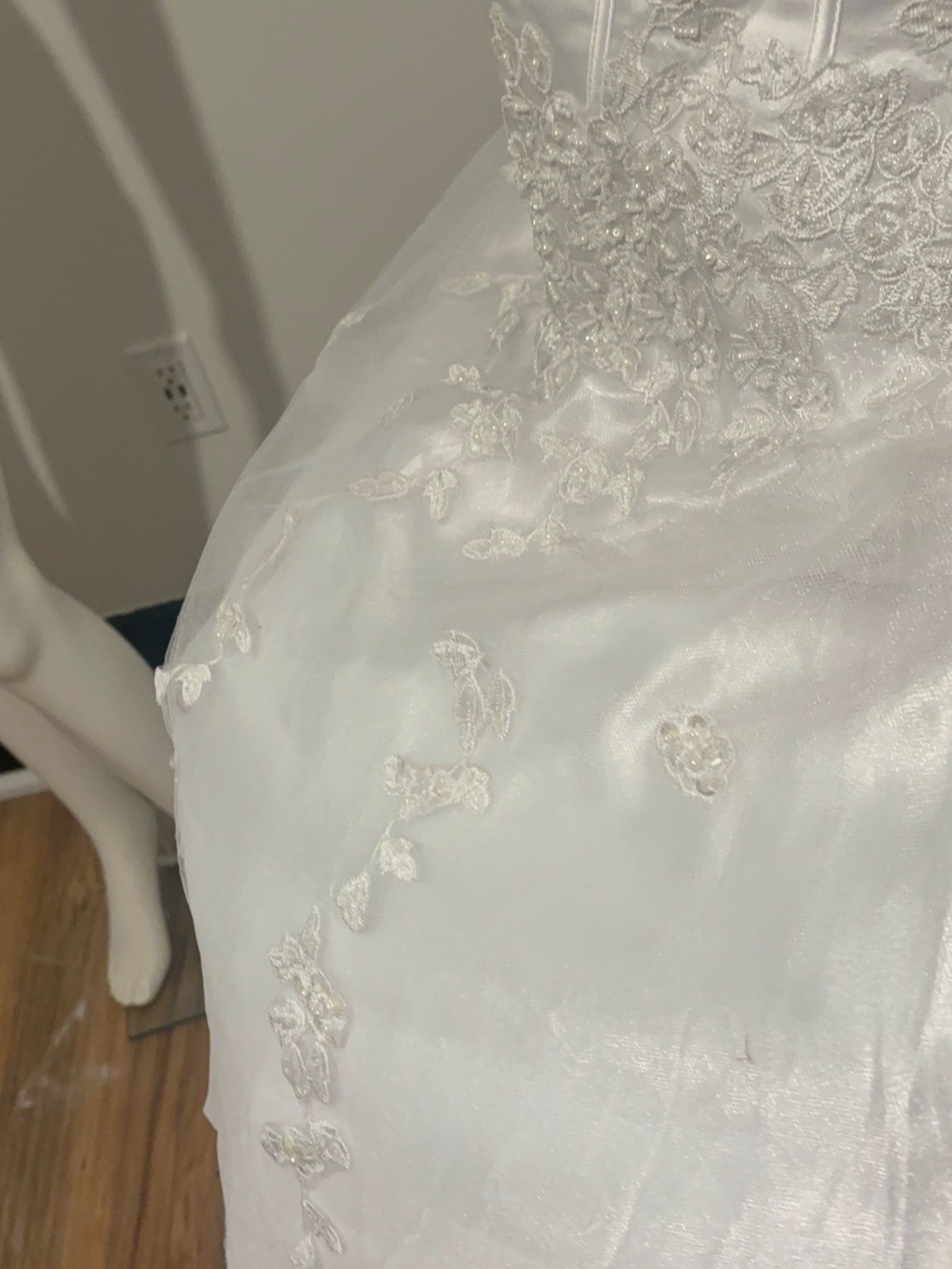 May Queen White Lace Bridal Dress with Appliqué